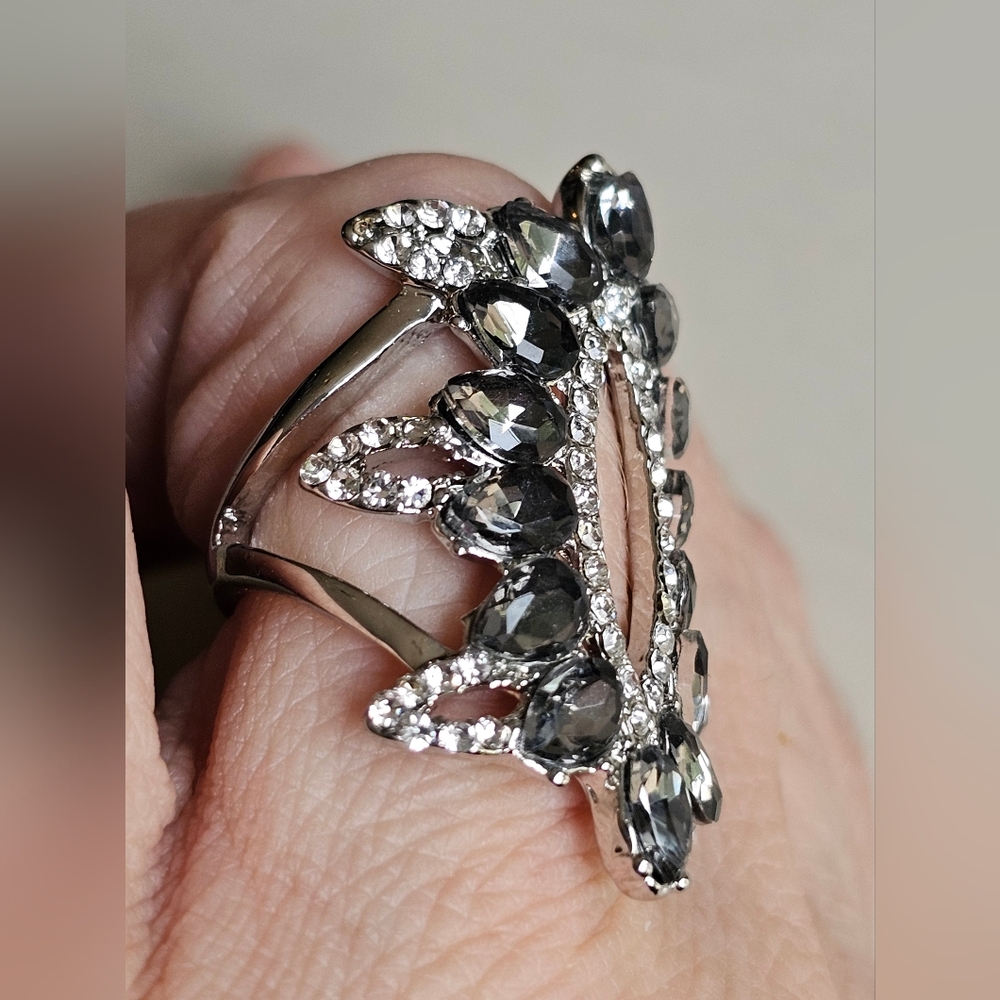 Elegant Gray Statement Ring-Size 7 - image 2